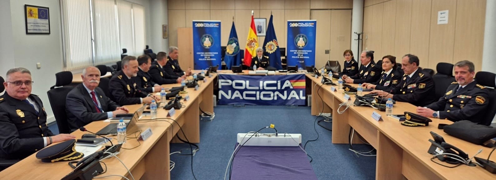 Miembros asistente al Consejo de Redacción de la revista Ciencia Policial Miembros asistente al Consejo de Redacción de la revista Ciencia Policial